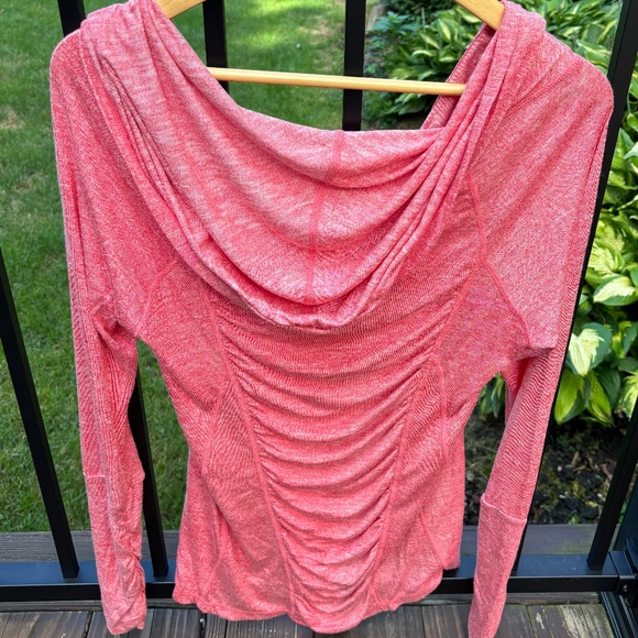 Ladies Light Hooded Pullover in Watermelon Pink NWOT, size large - Picture 2 of 9